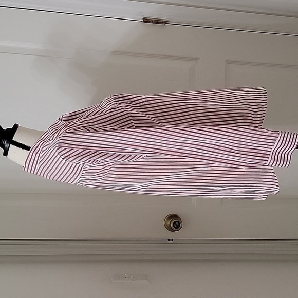 St. John's Bay Size M White with Faded Blue & Red Striped Button Down Shirt NEW - Picture 7 of 12